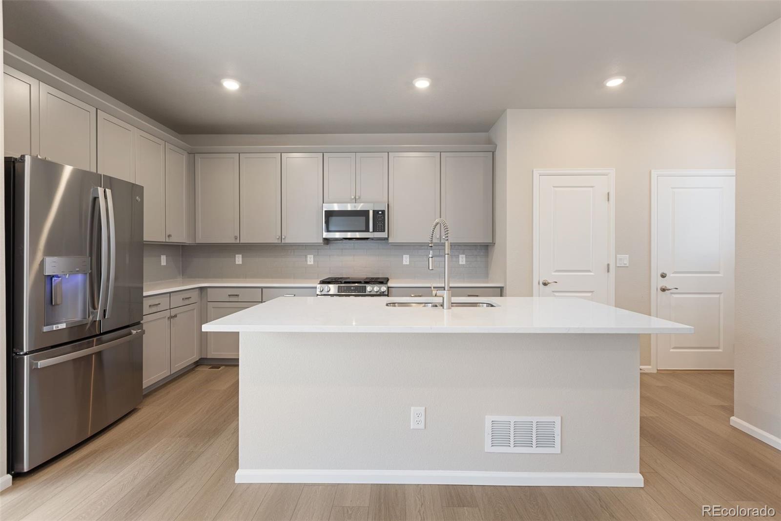 MLS Image #3 for 21011 e 63rd drive,aurora, Colorado