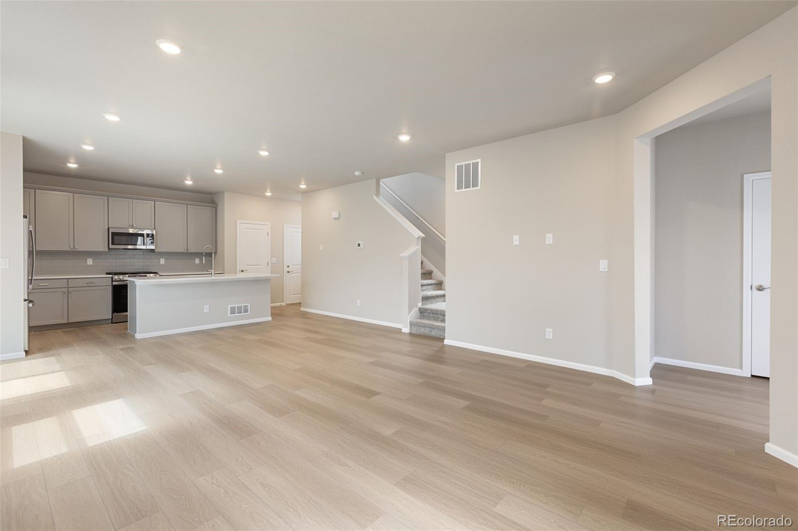 MLS Image #5 for 21011 e 63rd drive,aurora, Colorado