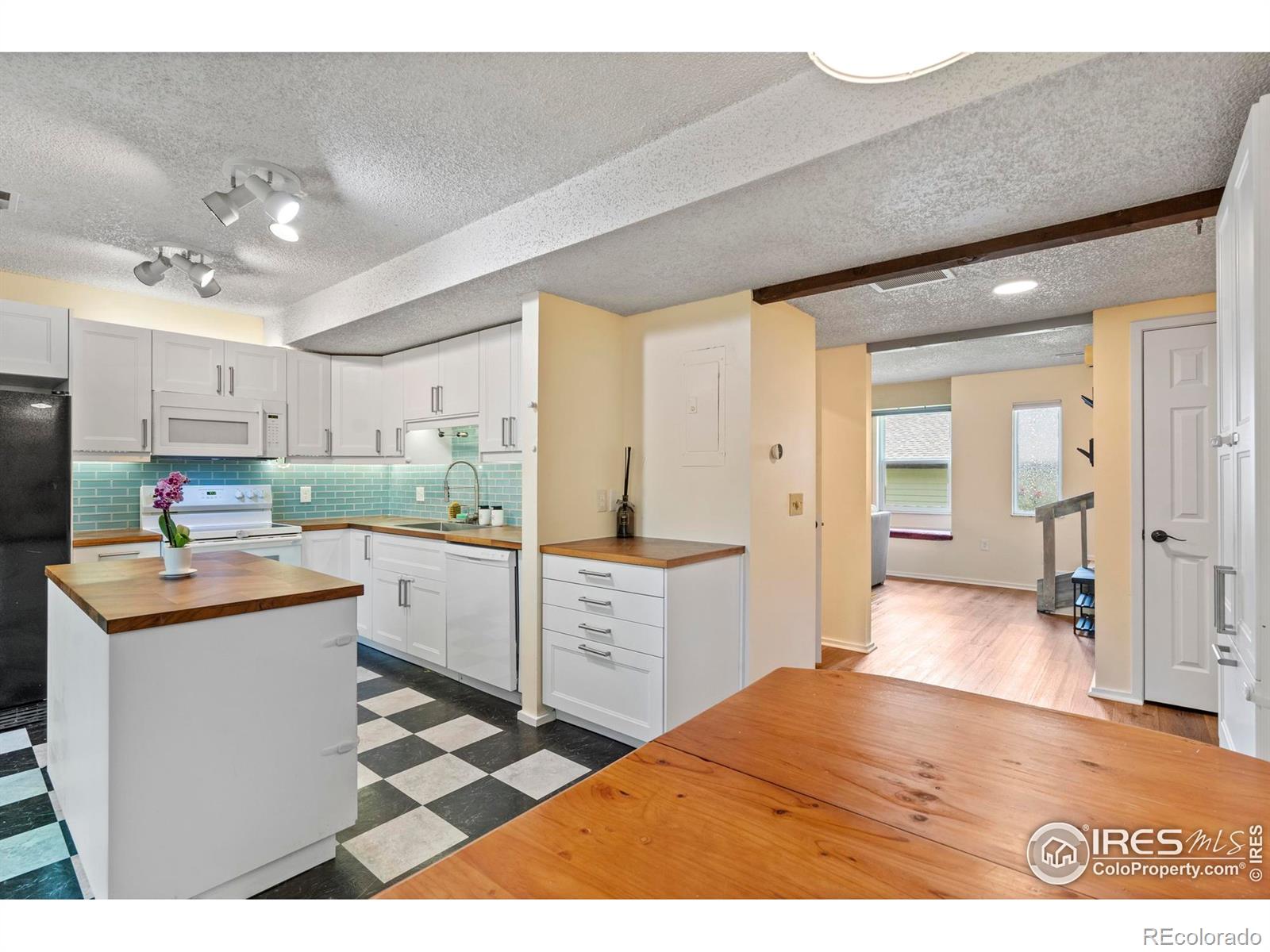 MLS Image #7 for 985 w 10th street,loveland, Colorado