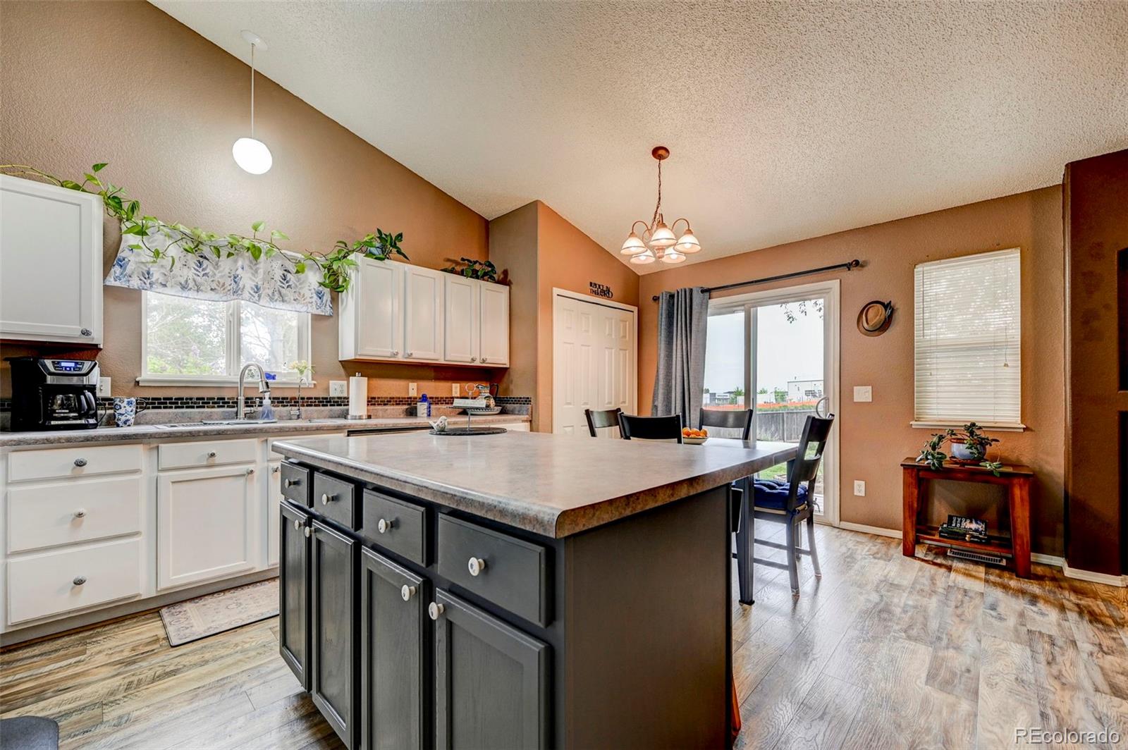 MLS Image #14 for 2630  tibburn way,colorado springs, Colorado