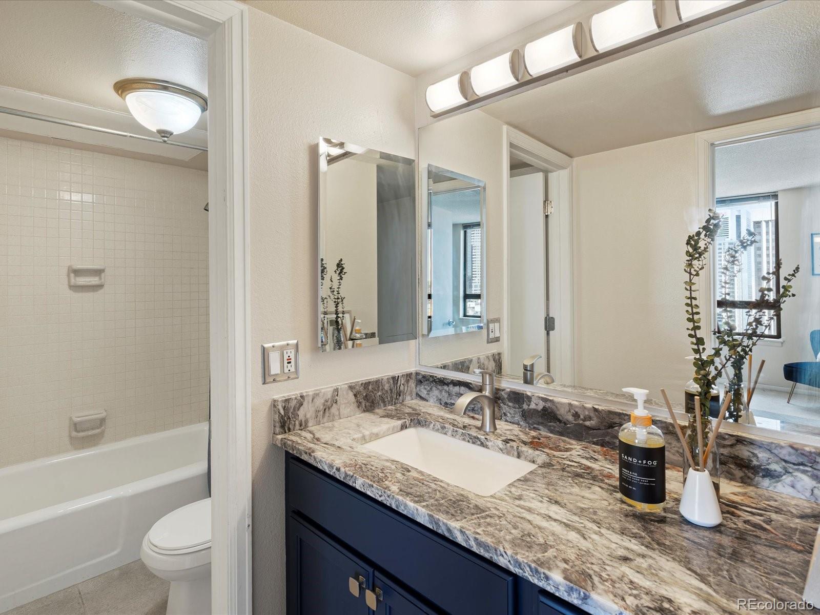 MLS Image #19 for 1020  15th street 24h,denver, Colorado