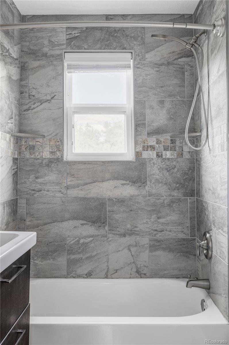 MLS Image #17 for 424 n clarkson street,denver, Colorado