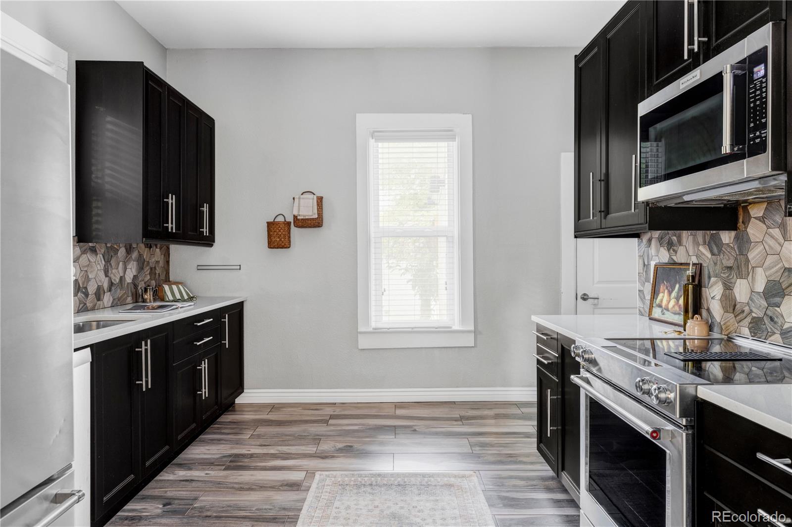 MLS Image #5 for 424 n clarkson street,denver, Colorado