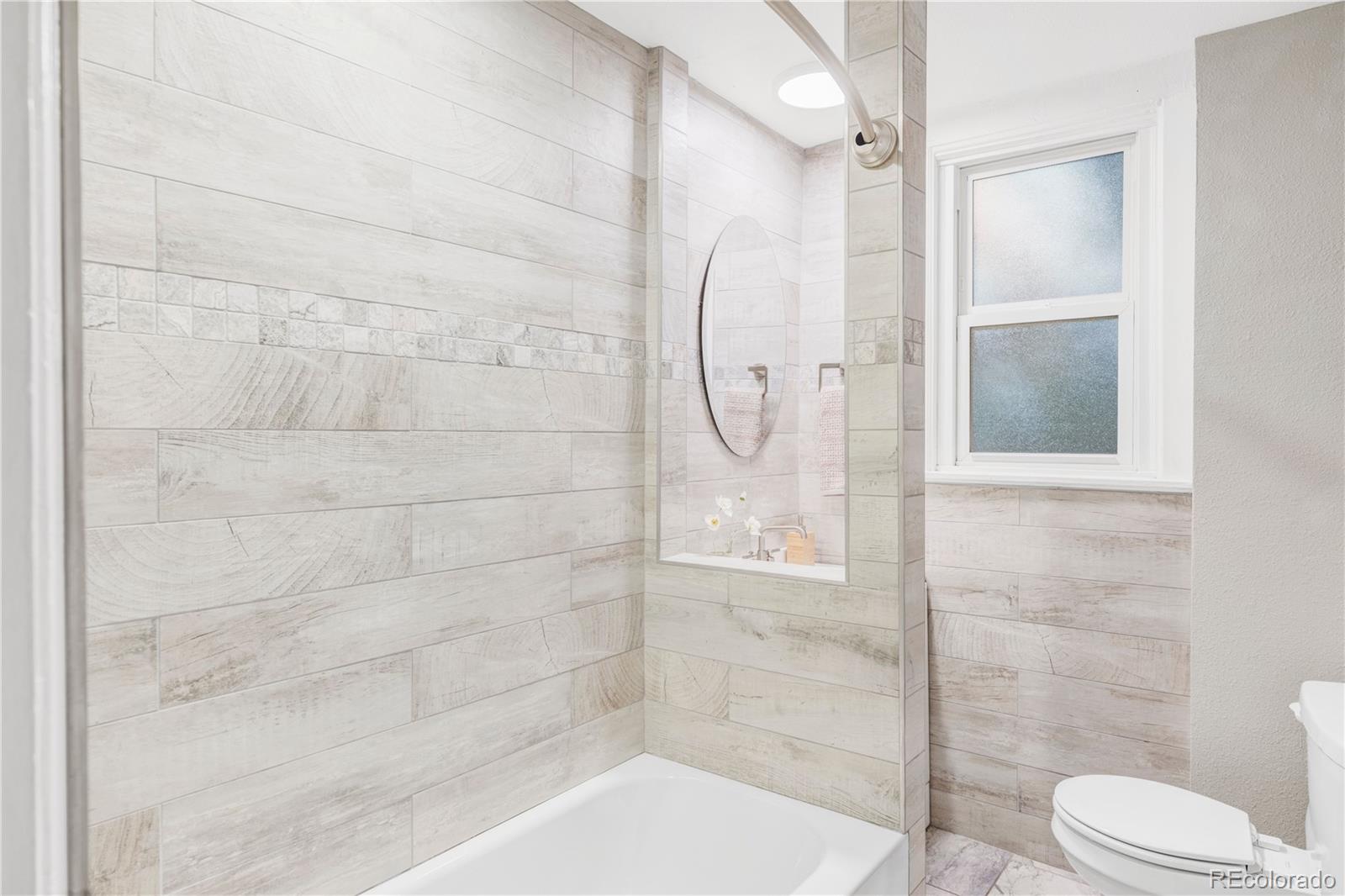 MLS Image #8 for 424 n clarkson street,denver, Colorado