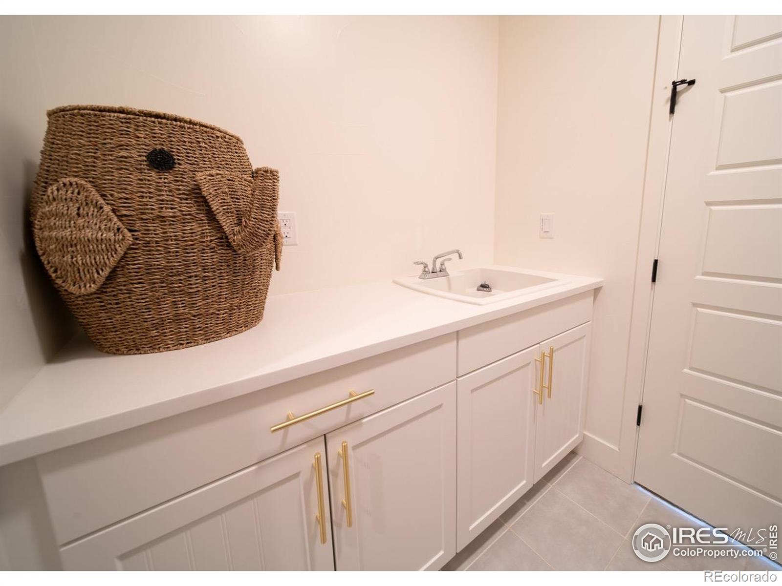 MLS Image #18 for 9415 e 58th drive,denver, Colorado