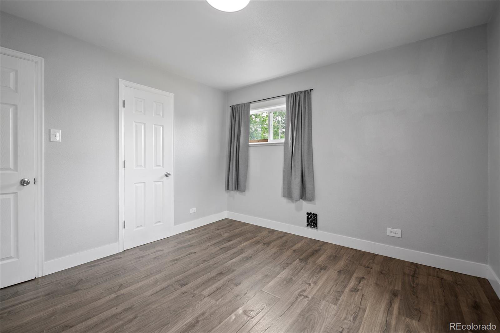 MLS Image #16 for 1865 s knox court,denver, Colorado