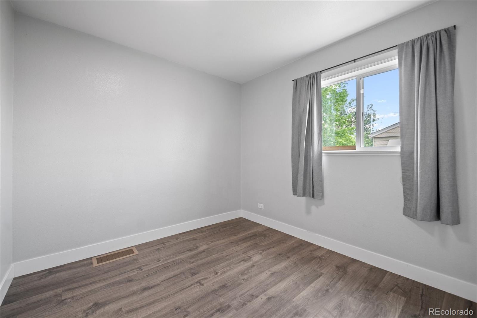 MLS Image #17 for 1865 s knox court,denver, Colorado