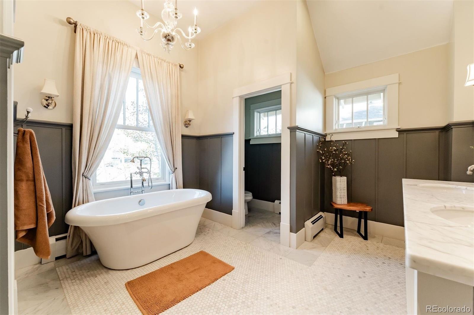 MLS Image #14 for 4535 e montview boulevard,denver, Colorado