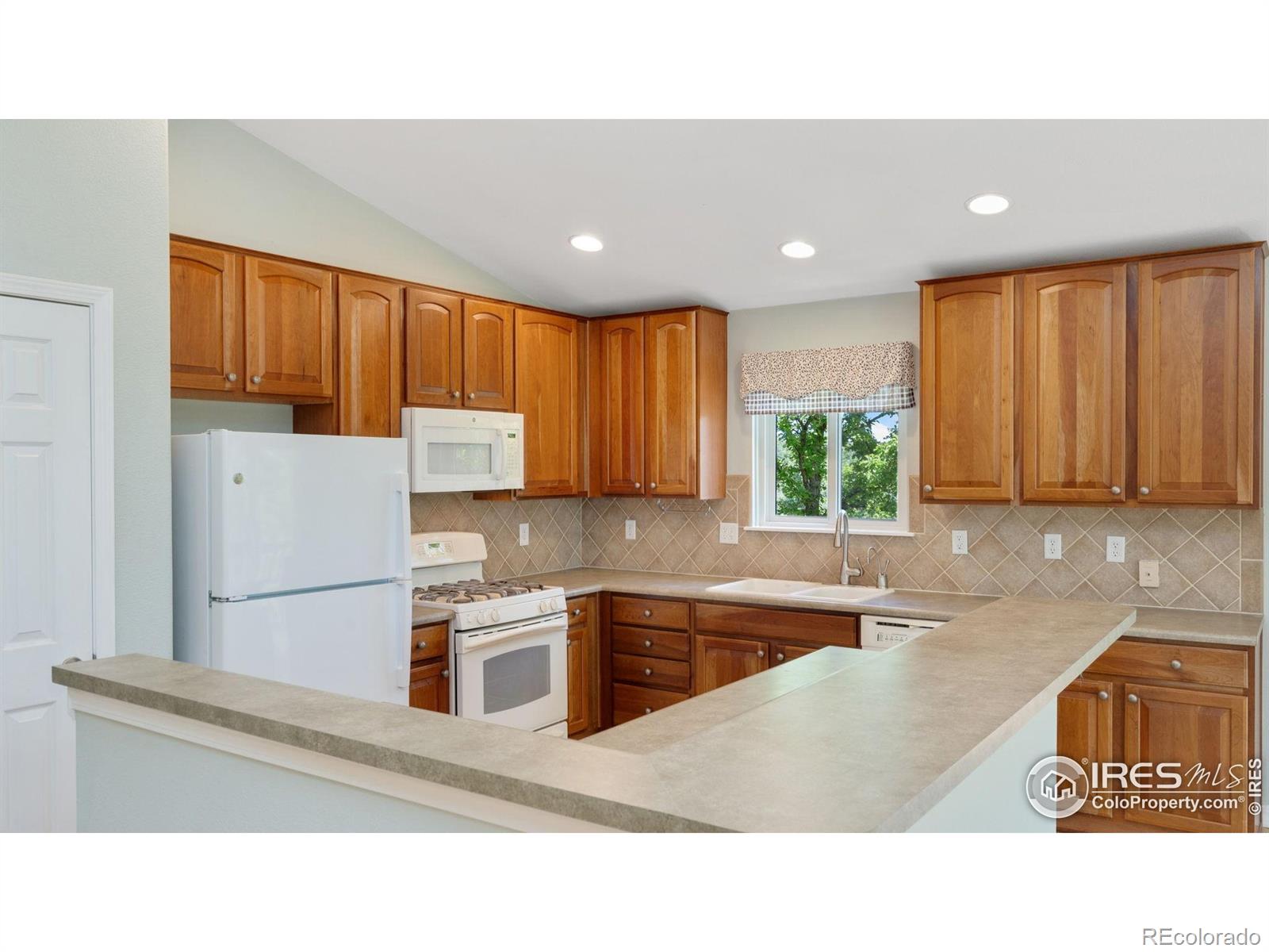 MLS Image #7 for 4025  don fox circle,loveland, Colorado