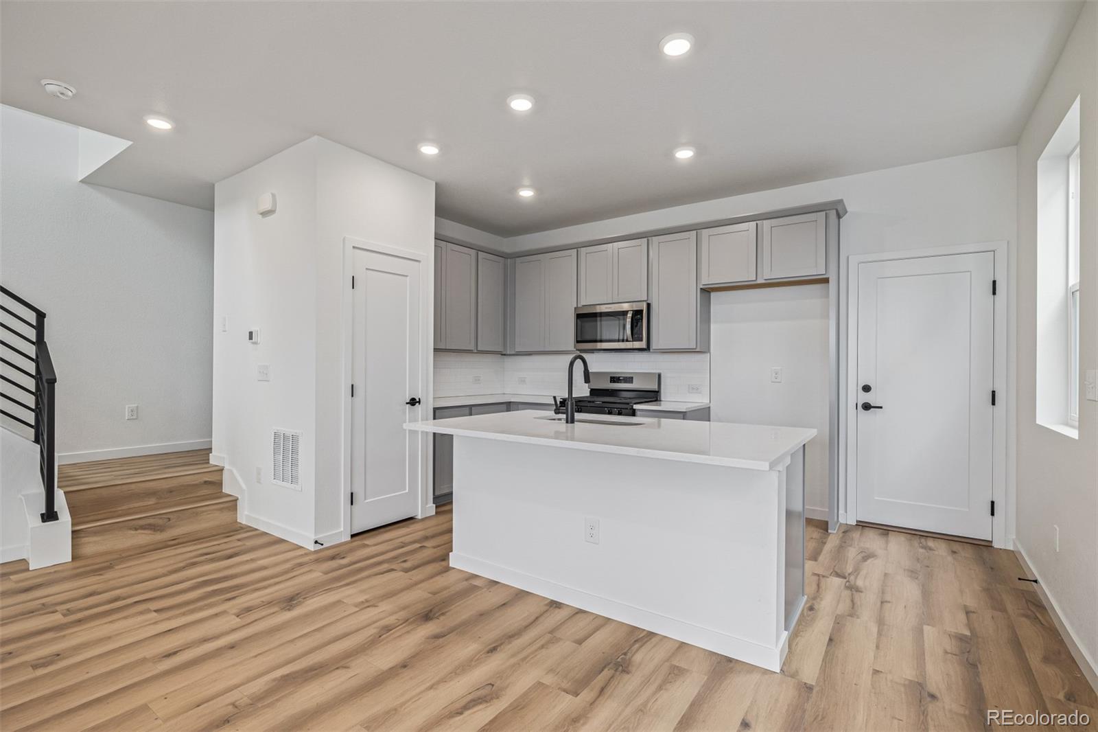 MLS Image #11 for 20530 e 58th avenue ,aurora, Colorado