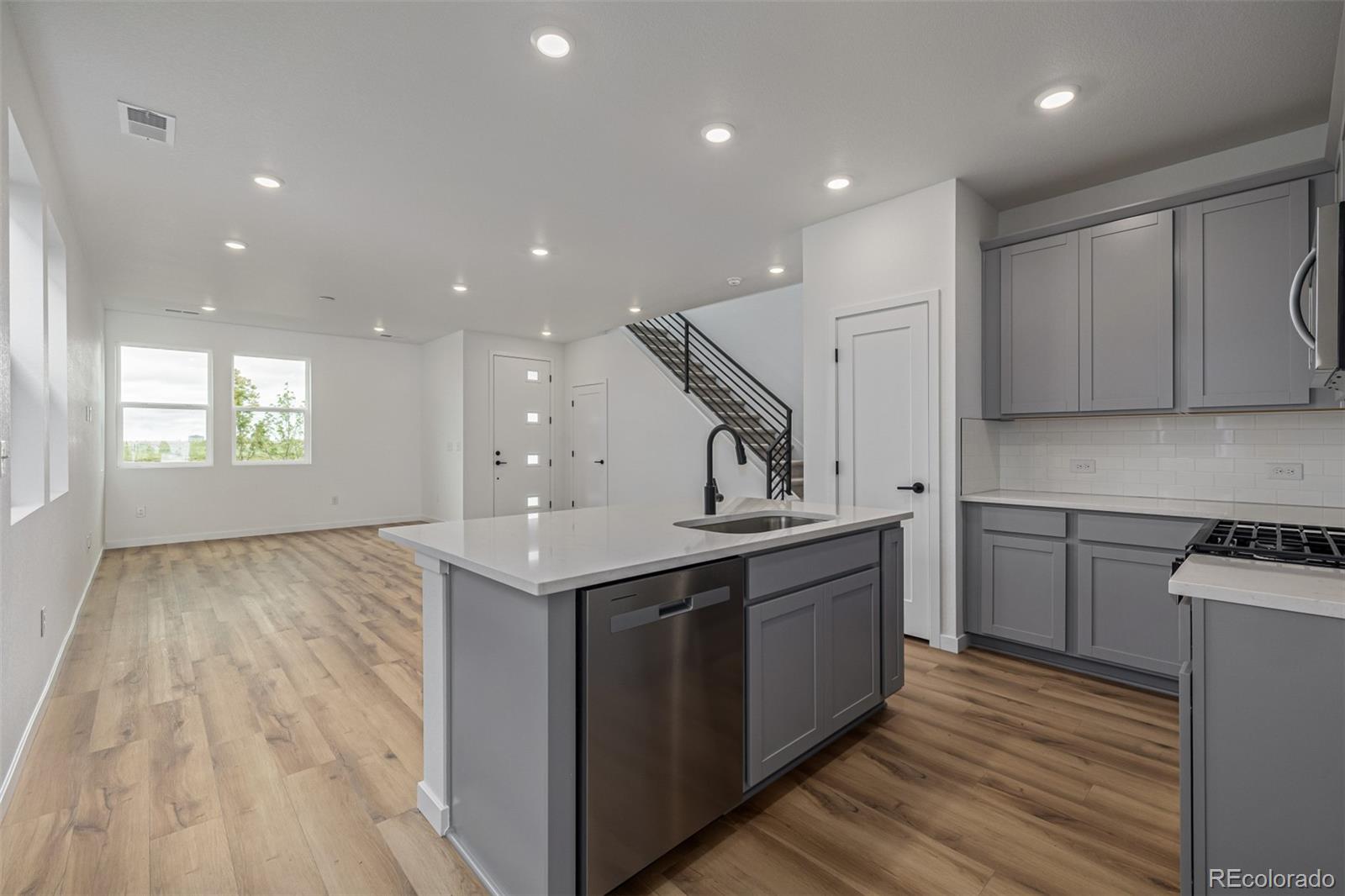 MLS Image #14 for 20530 e 58th avenue ,aurora, Colorado