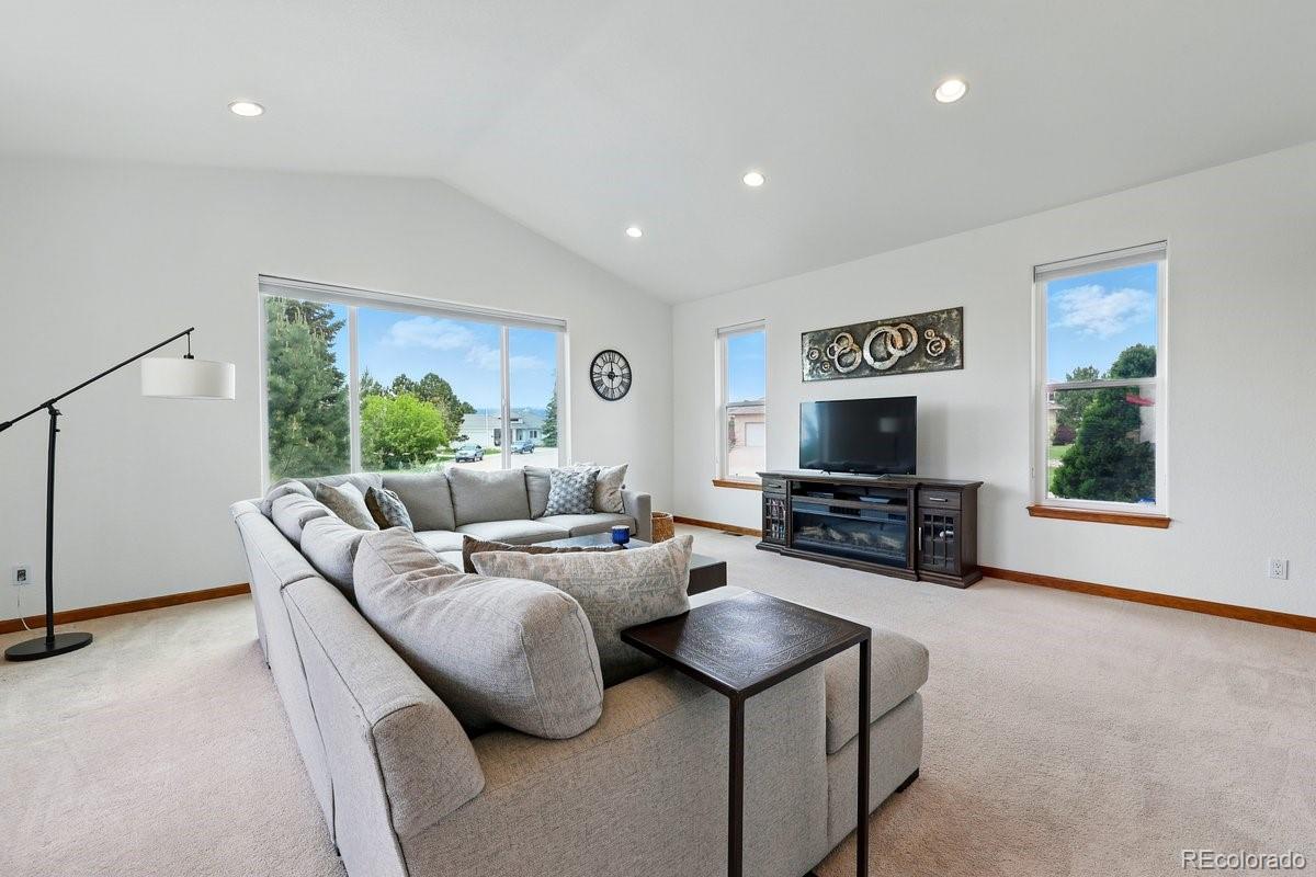 MLS Image #11 for 3  desert inn way,colorado springs, Colorado