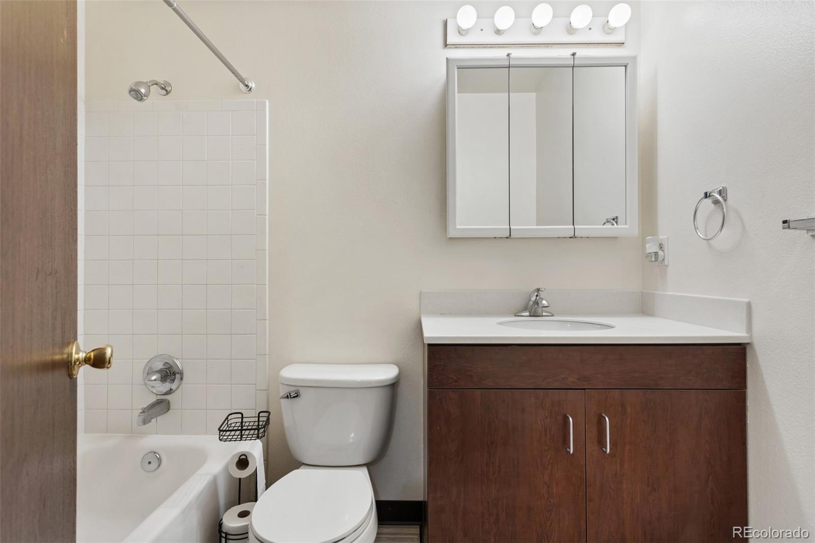 MLS Image #14 for 6650 e arizona avenue,denver, Colorado