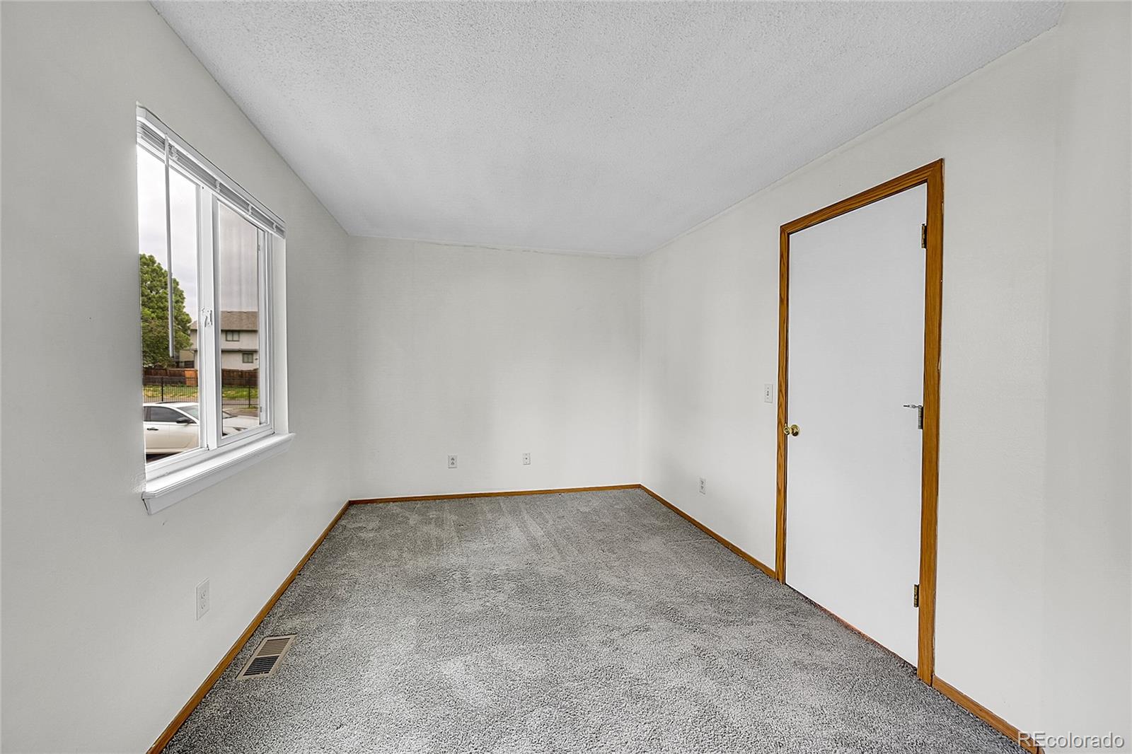 MLS Image #11 for 922 s dearborn way 8,aurora, Colorado