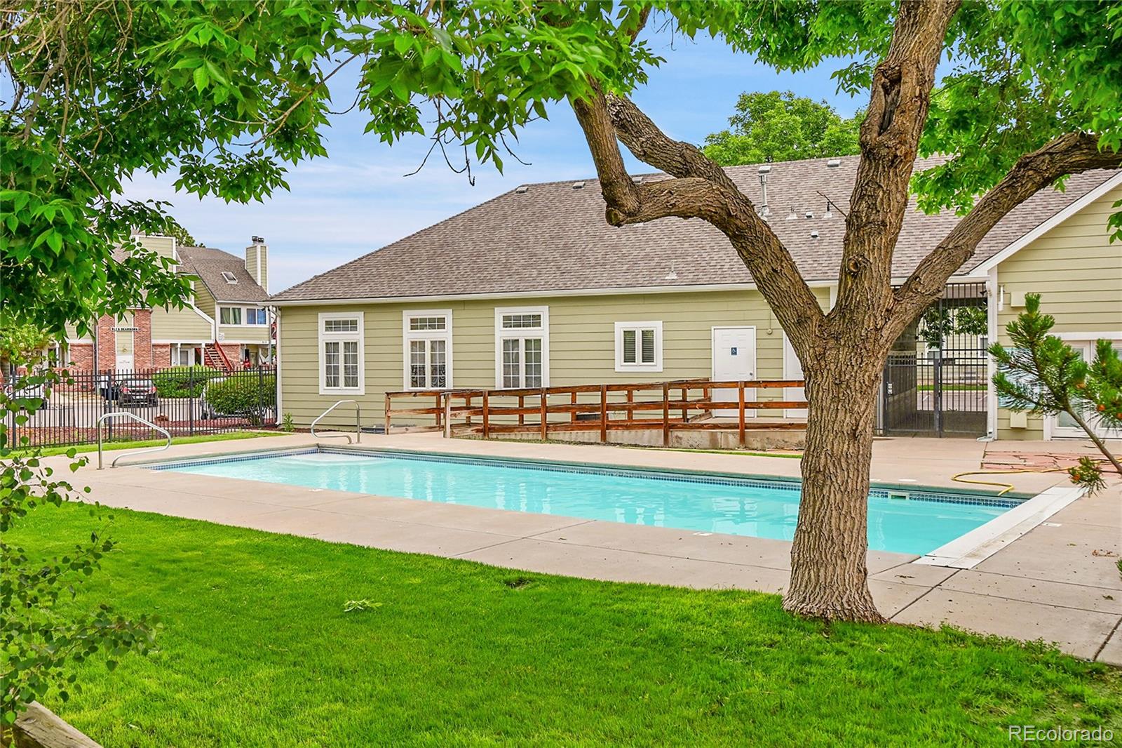 MLS Image #14 for 922 s dearborn way 8,aurora, Colorado