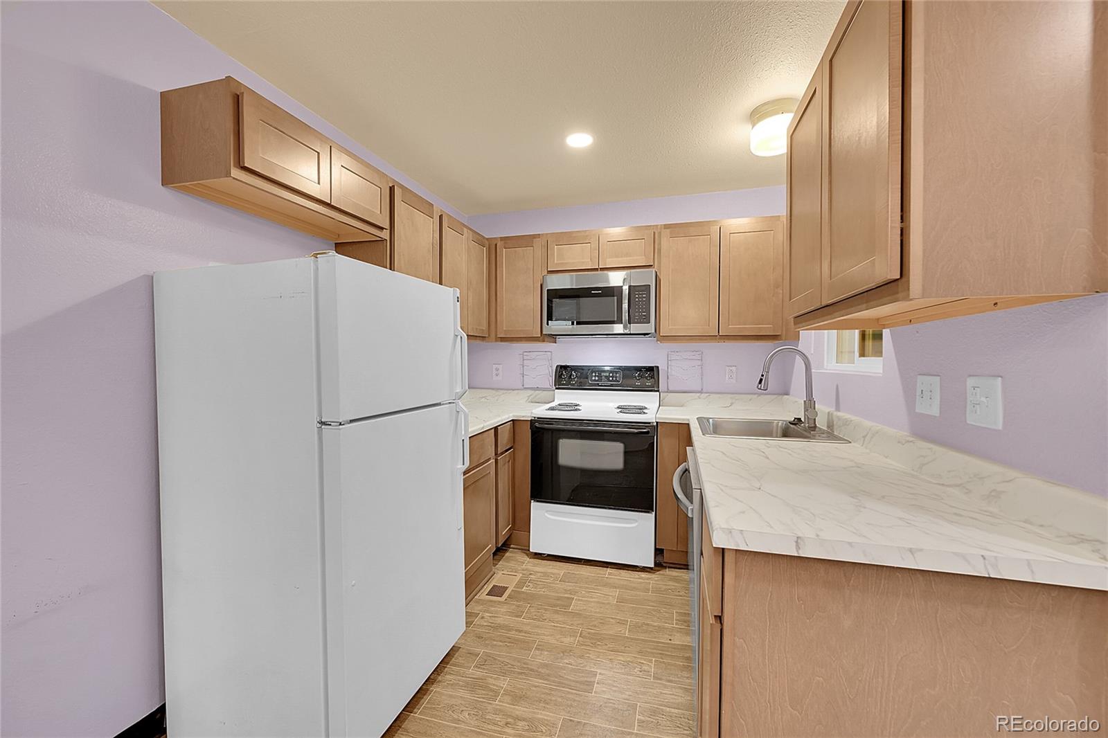 MLS Image #7 for 922 s dearborn way 8,aurora, Colorado