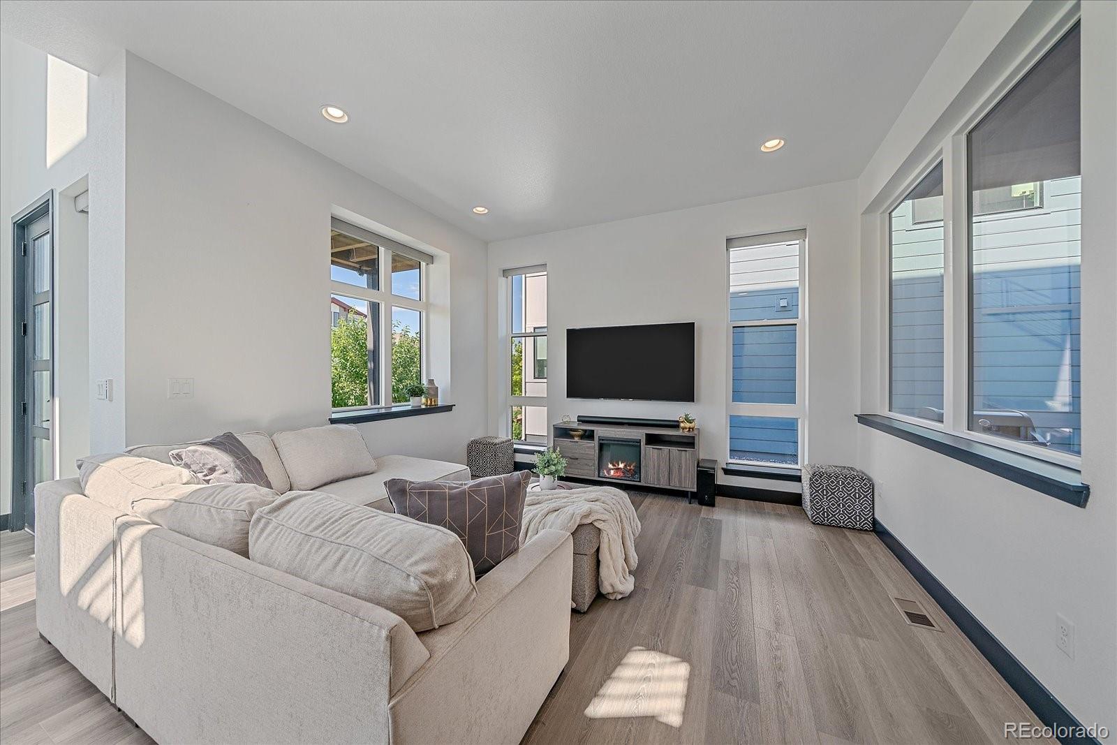 MLS Image #8 for 6047 n nepal court,aurora, Colorado