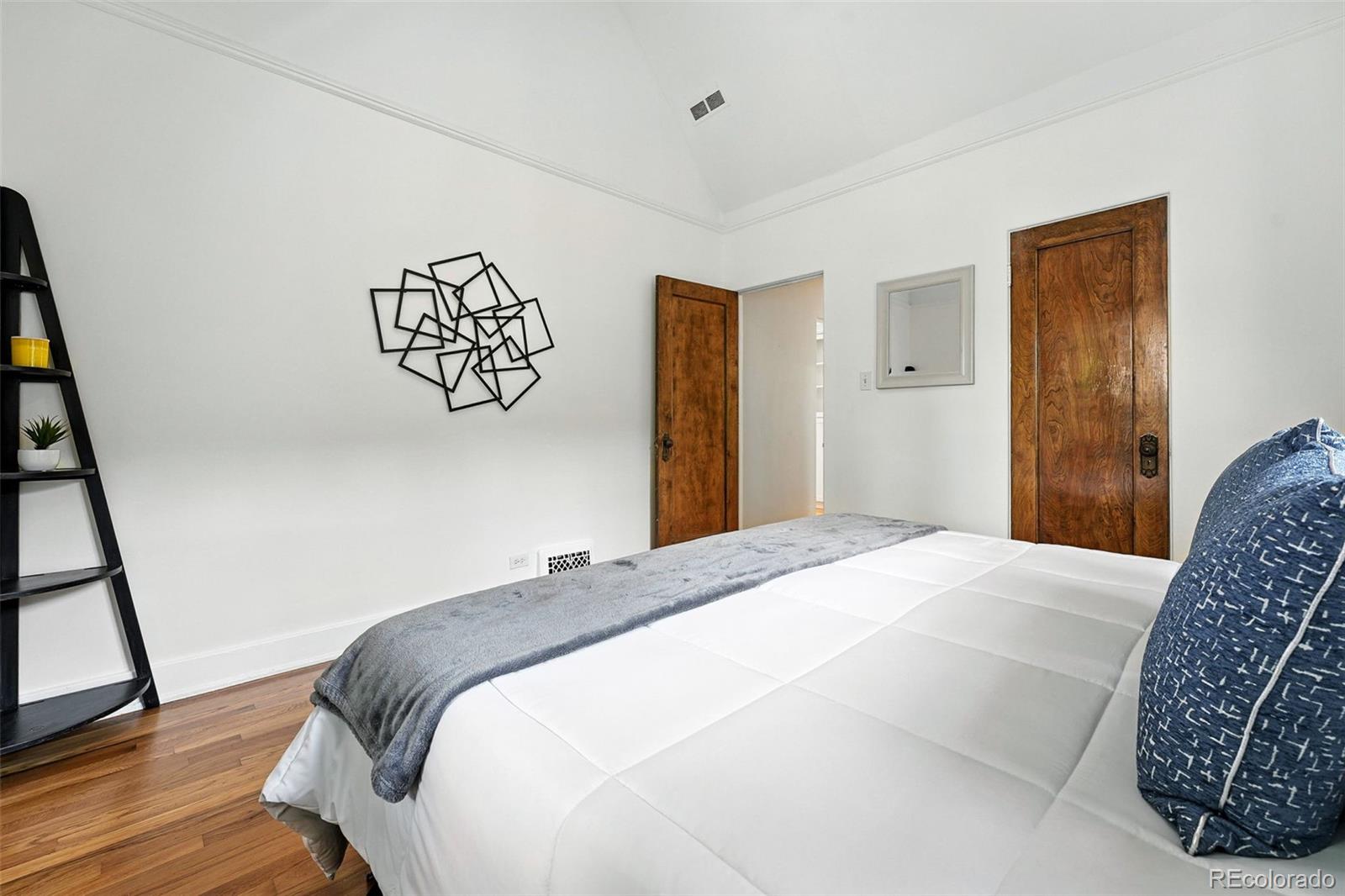 MLS Image #13 for 1731  locust street,denver, Colorado