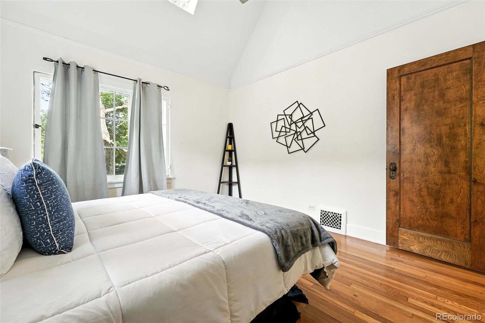 MLS Image #14 for 1731  locust street,denver, Colorado