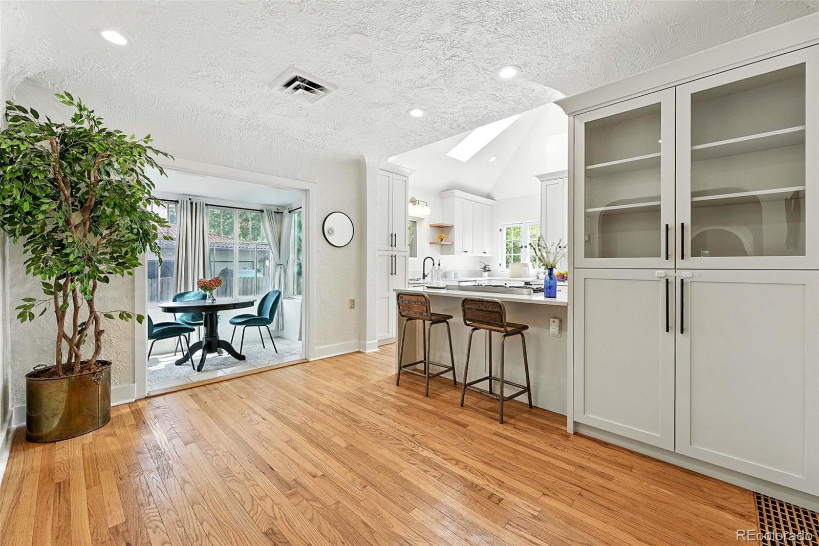 MLS Image #8 for 1731  locust street,denver, Colorado
