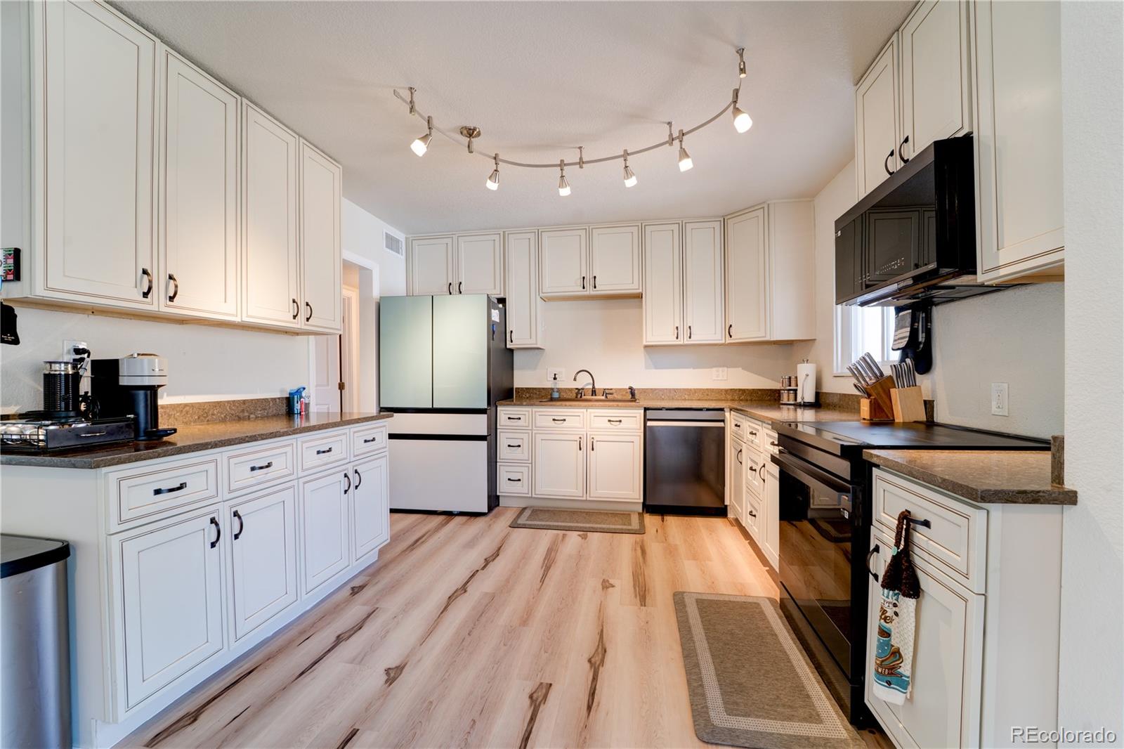 MLS Image #4 for 701  tucson ,aurora, Colorado