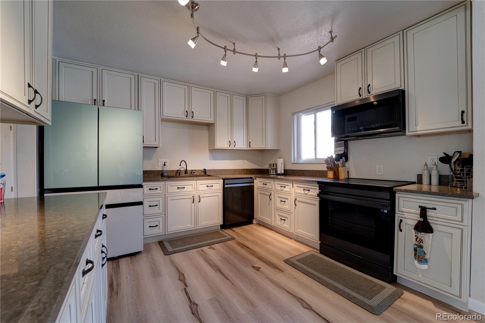 MLS Image #5 for 701  tucson ,aurora, Colorado