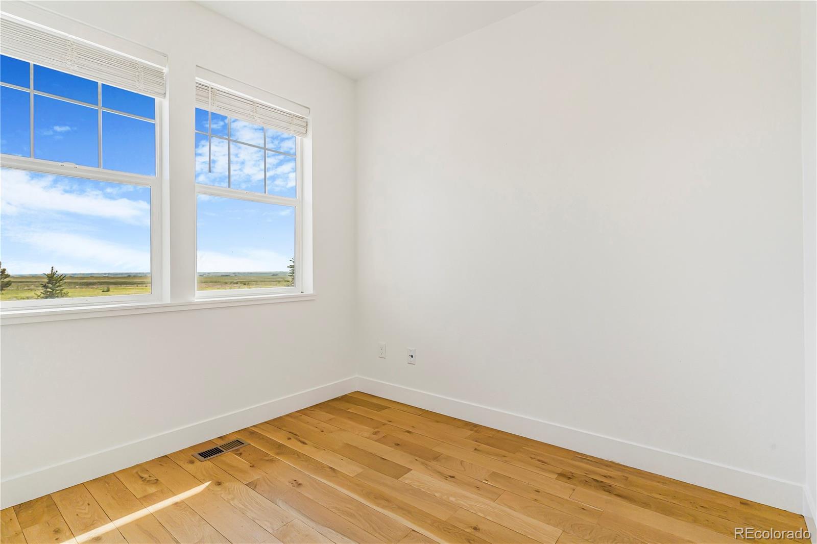 MLS Image #11 for 497  valley way,bennett, Colorado