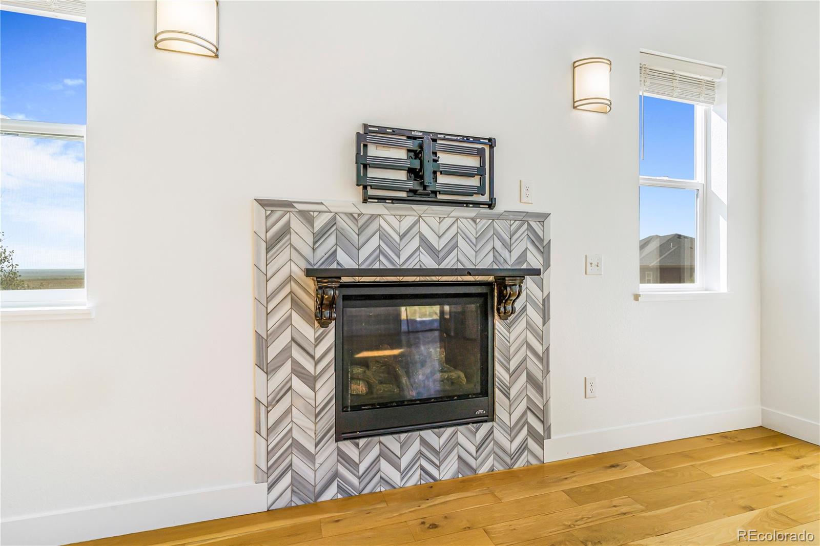 MLS Image #8 for 497  valley way,bennett, Colorado