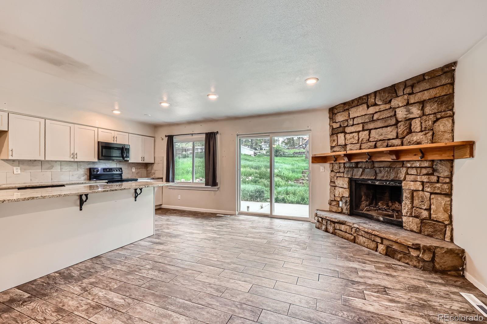MLS Image #4 for 679 s pearl street,elizabeth, Colorado