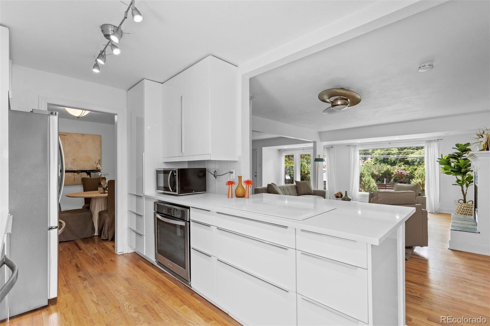 MLS Image #16 for 3209 e yale way,denver, Colorado