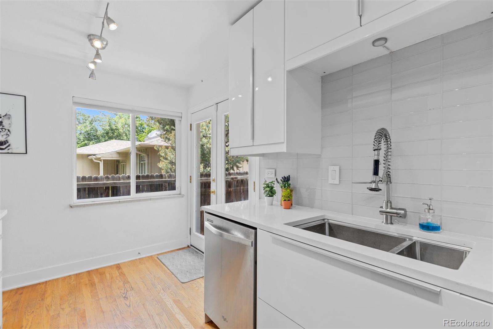 MLS Image #20 for 3209 e yale way,denver, Colorado