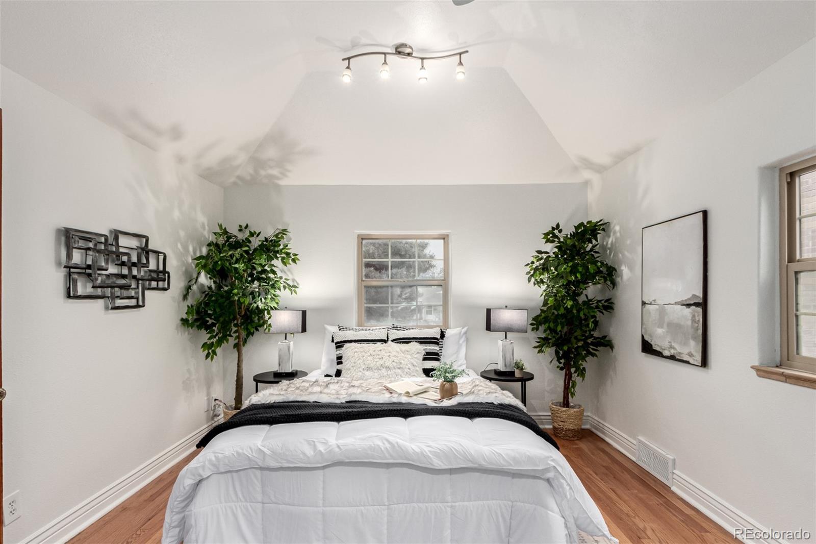 MLS Image #11 for 2745 n saint paul street,denver, Colorado