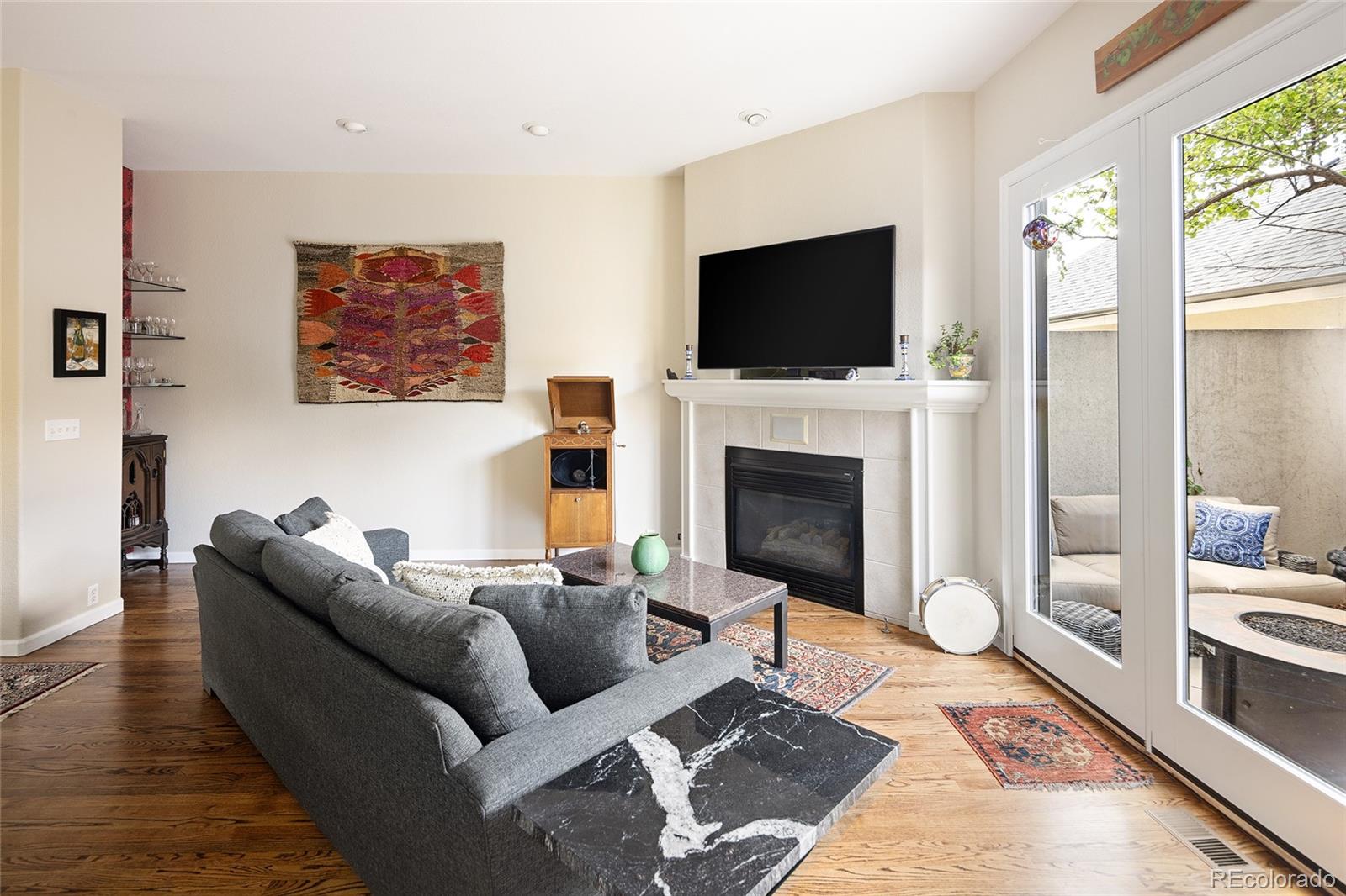 MLS Image #7 for 355  steele street,denver, Colorado