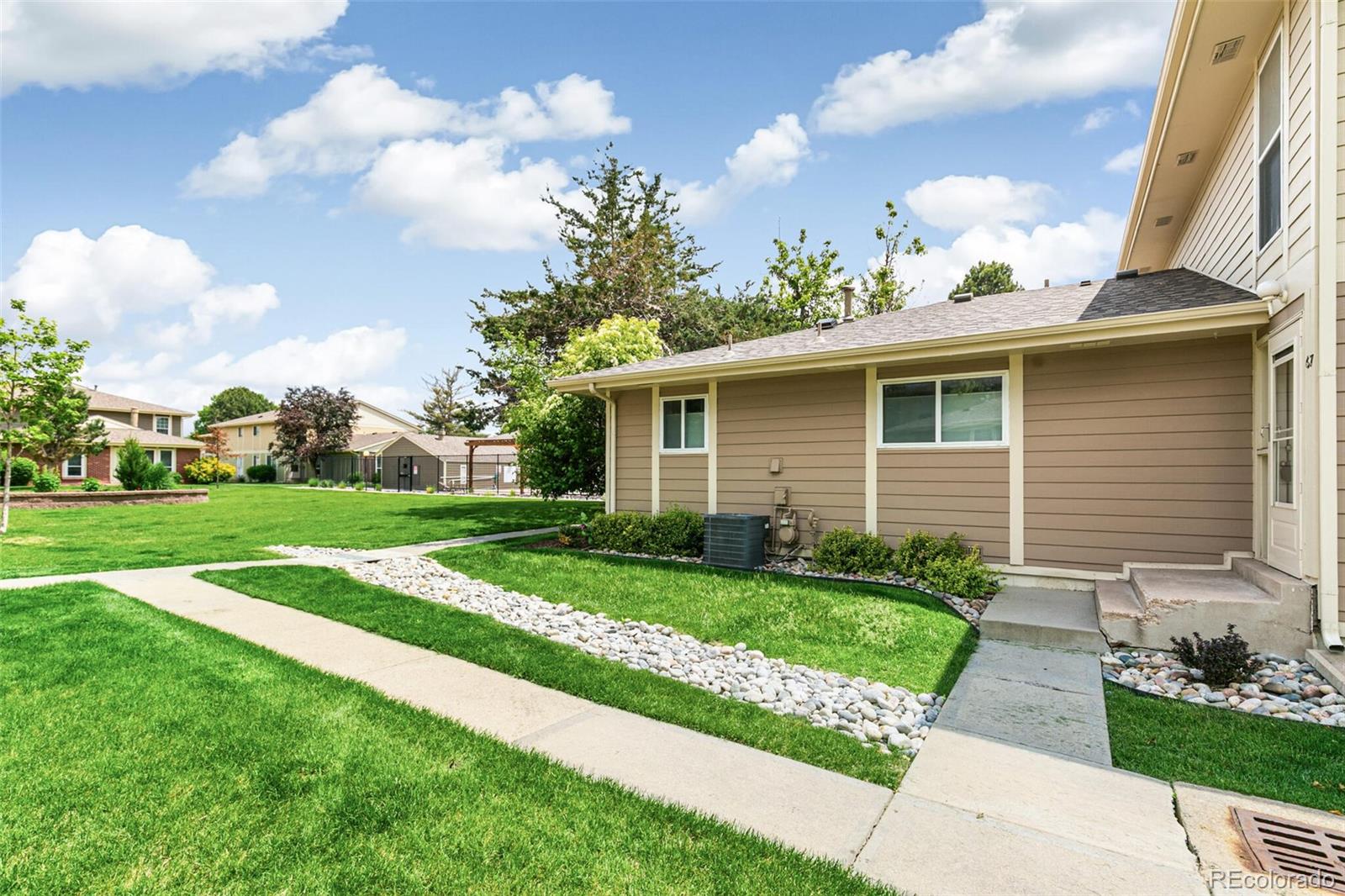 MLS Image #27 for 1250 s monaco parkway,denver, Colorado