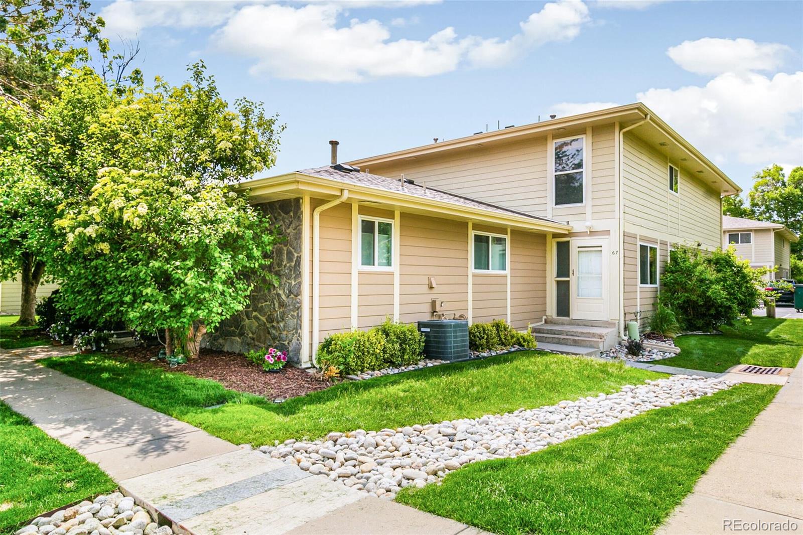 MLS Image #29 for 1250 s monaco parkway,denver, Colorado