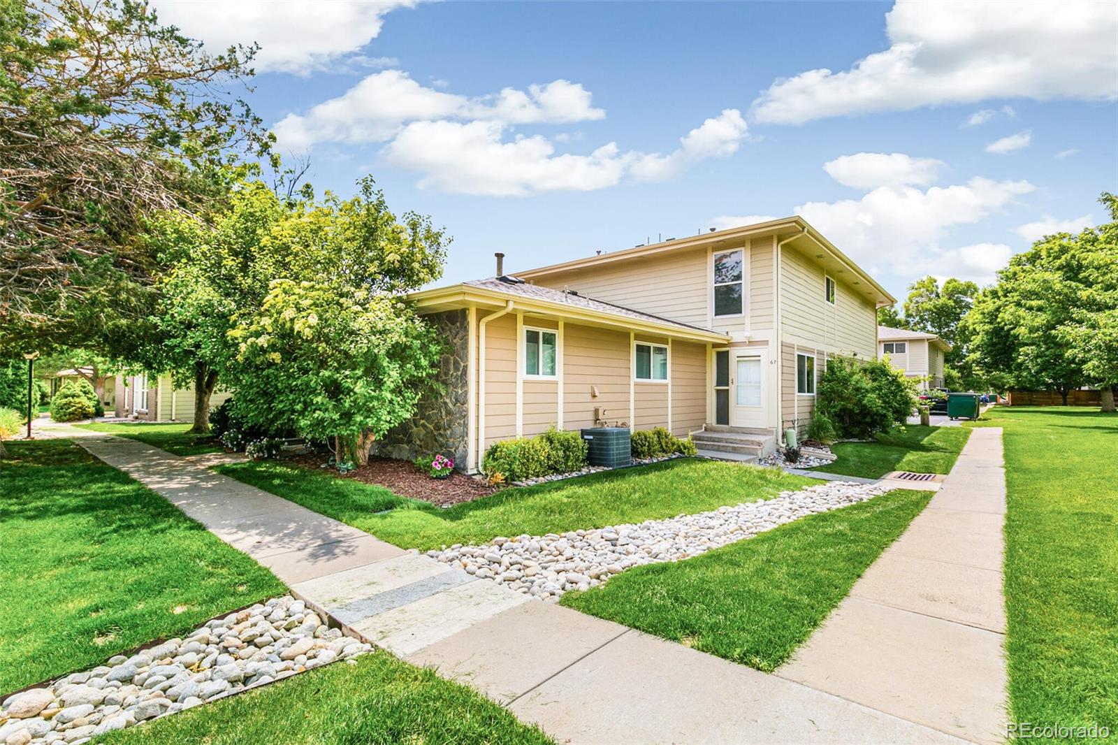 MLS Image #3 for 1250 s monaco parkway,denver, Colorado