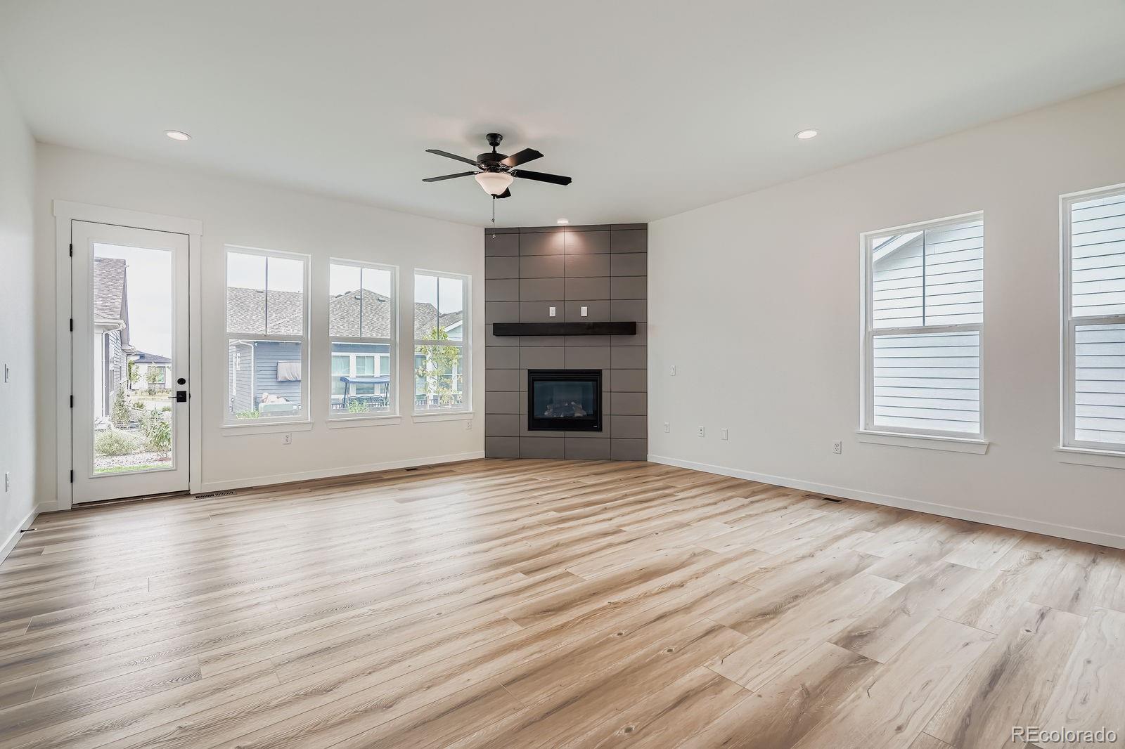 MLS Image #3 for 8925 s riviera way,aurora, Colorado