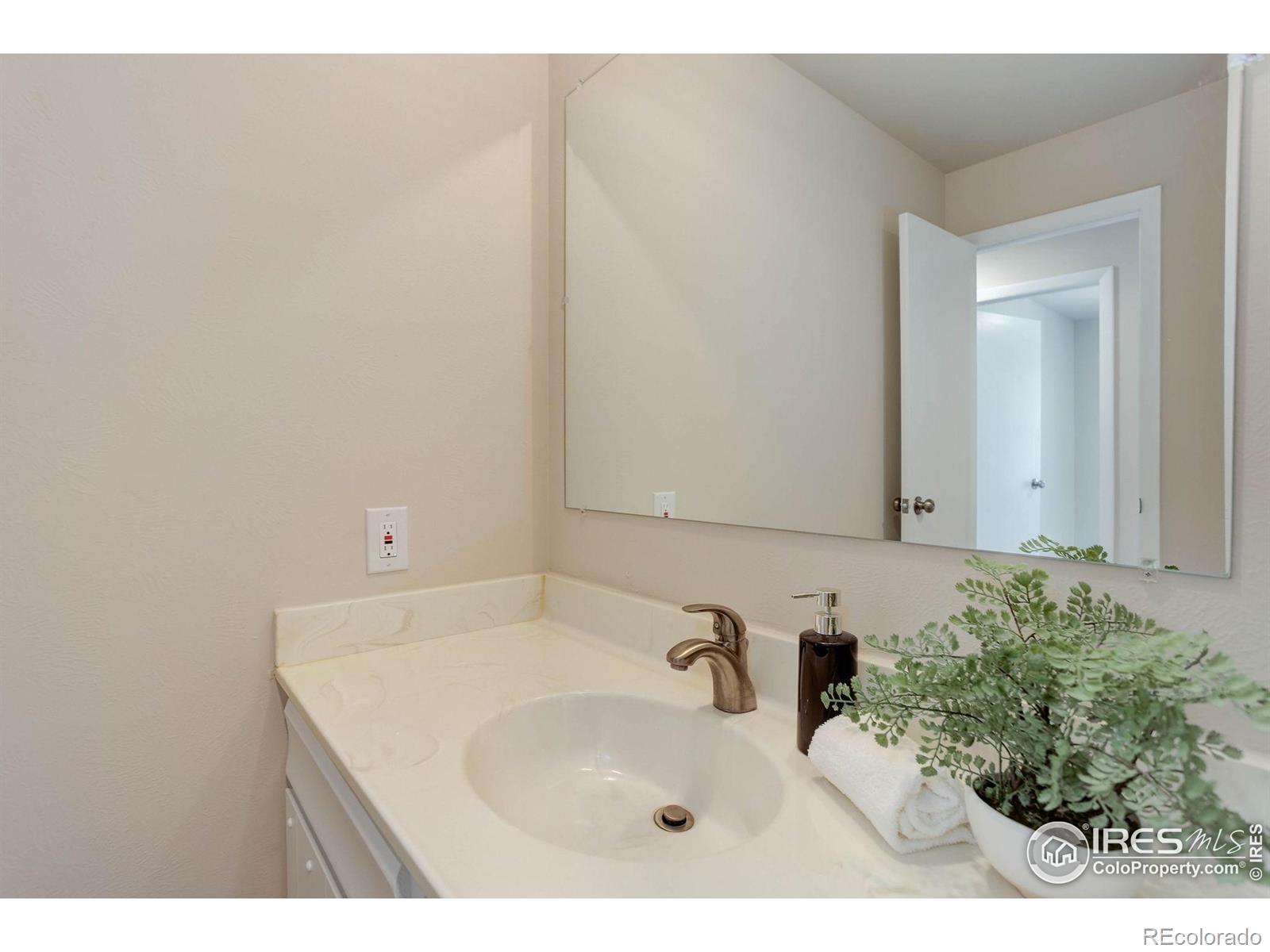 MLS Image #24 for 633 s galena street,denver, Colorado