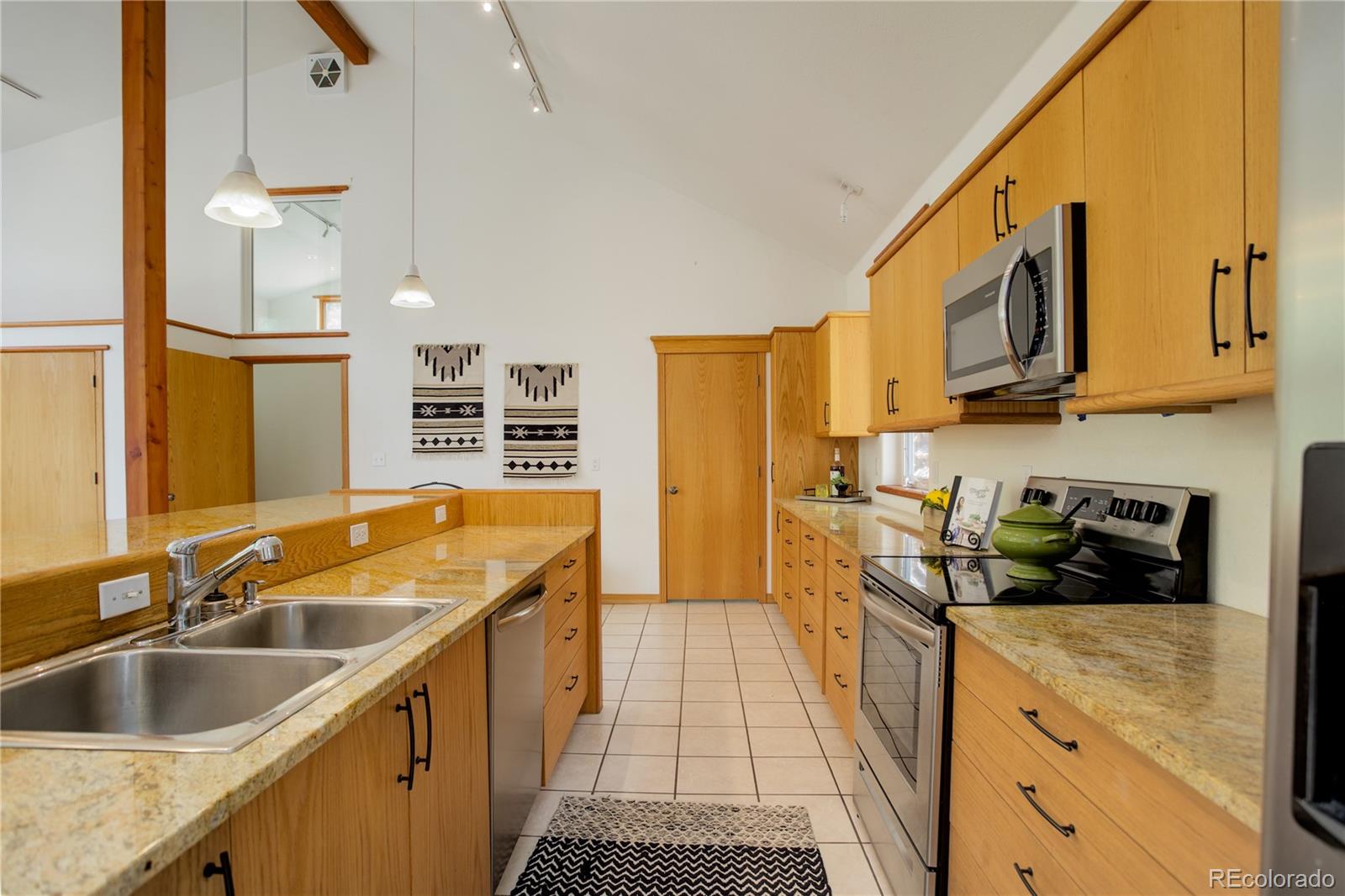 MLS Image #12 for 11220 s deer creek road,littleton, Colorado