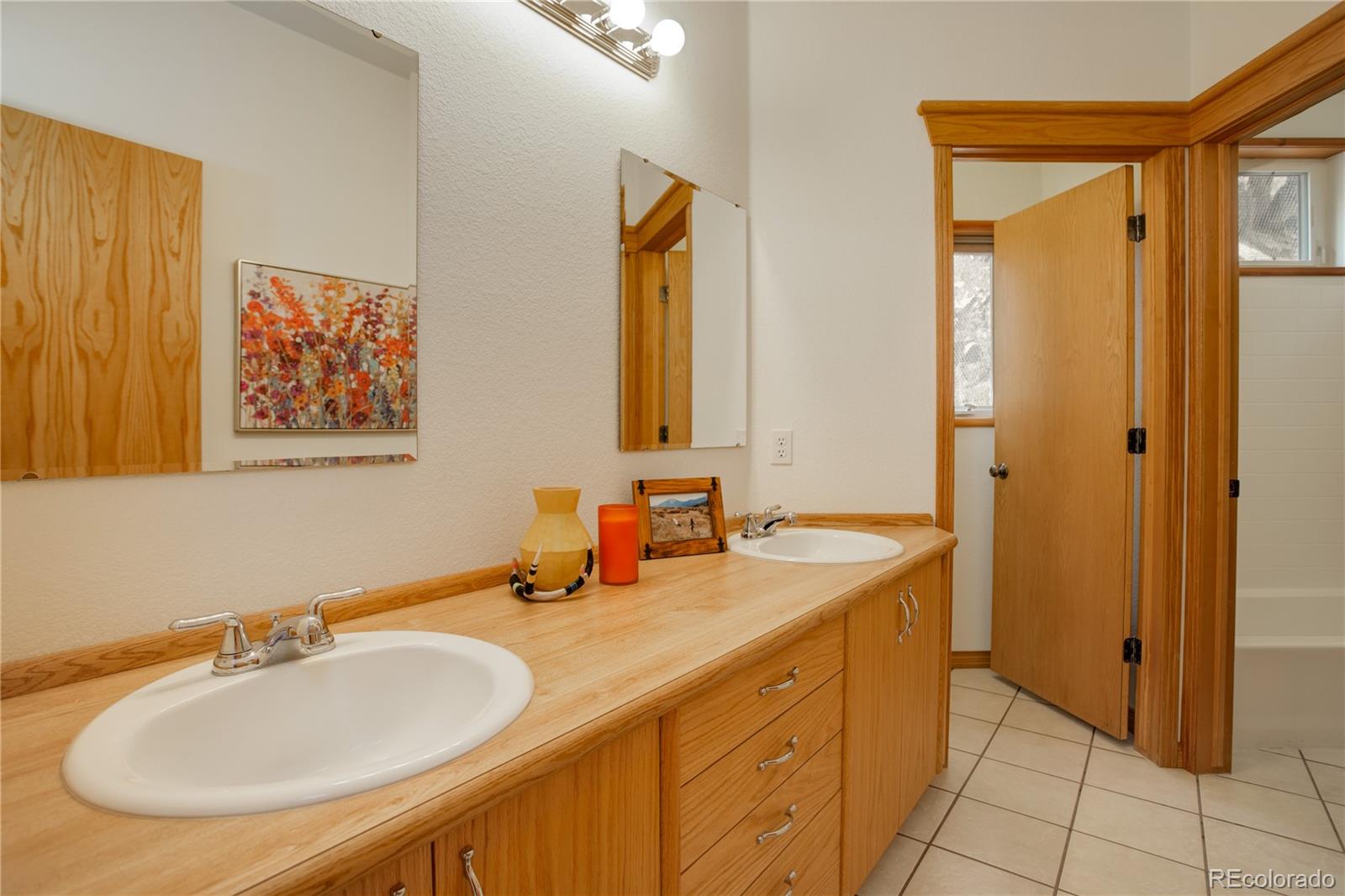 MLS Image #18 for 11220 s deer creek road,littleton, Colorado