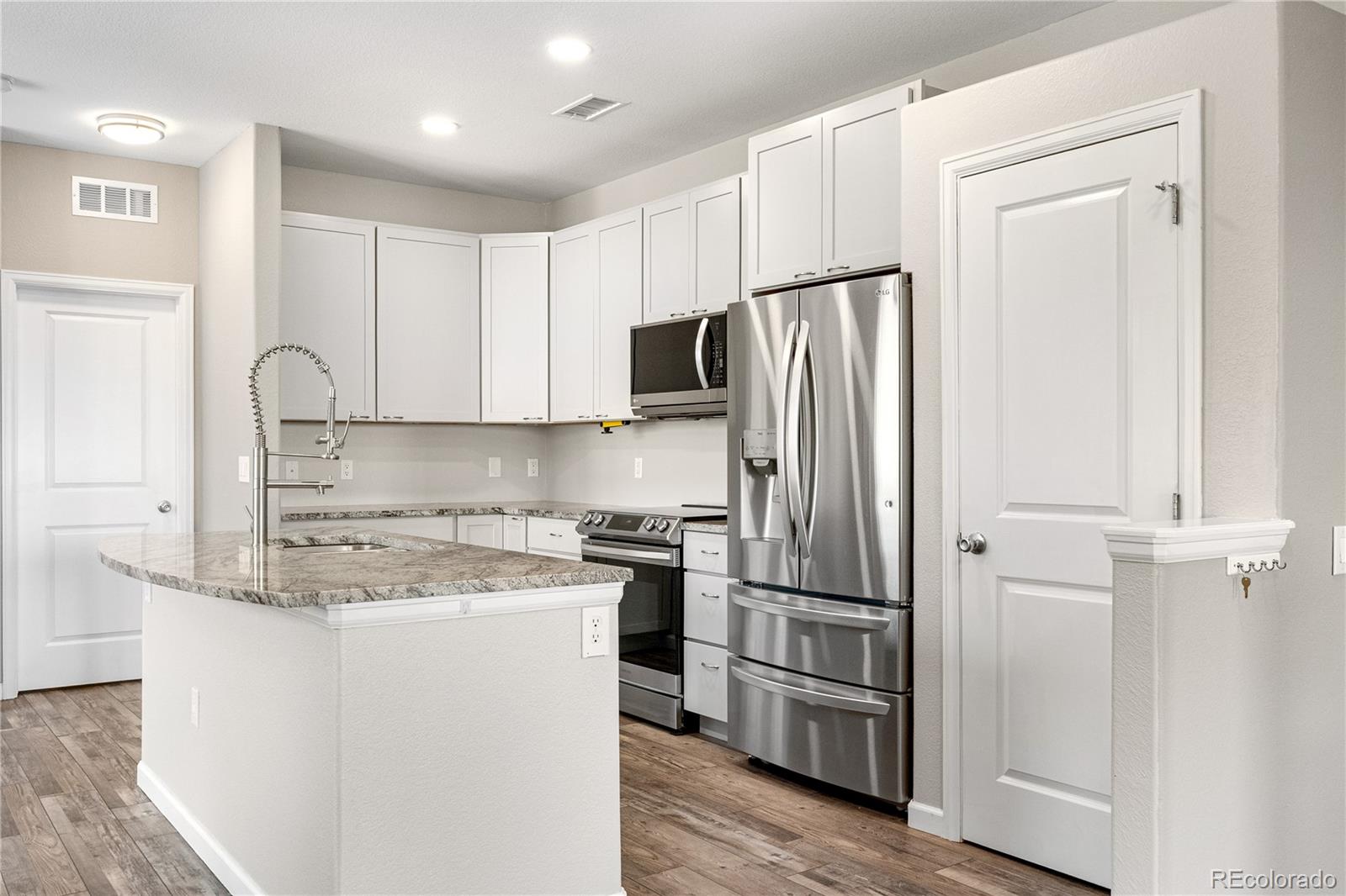 MLS Image #8 for 847 e 98th avenue,thornton, Colorado