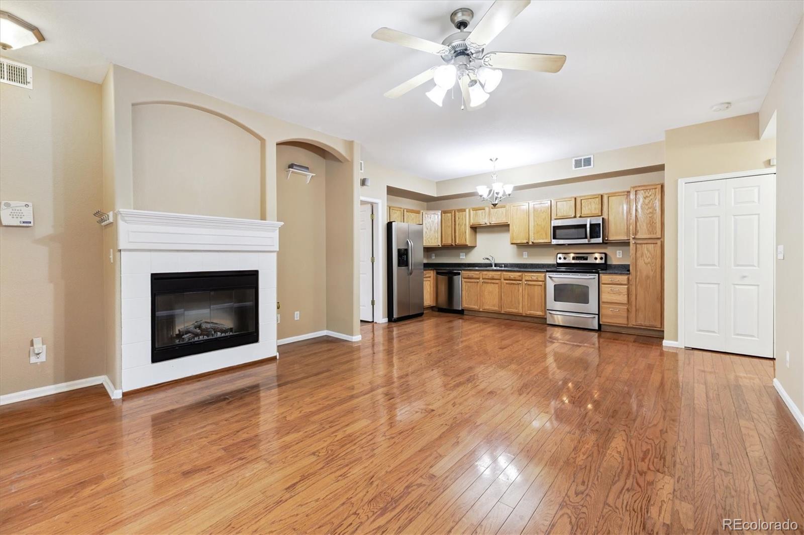 MLS Image #5 for 7111 s wenatchee way c,aurora, Colorado