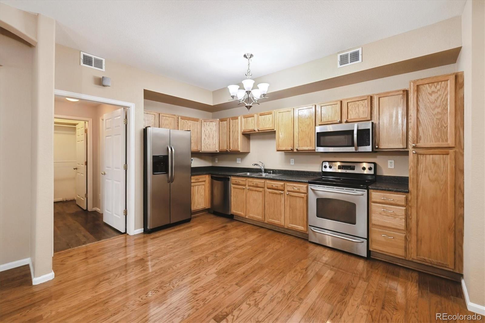 MLS Image #7 for 7111 s wenatchee way c,aurora, Colorado