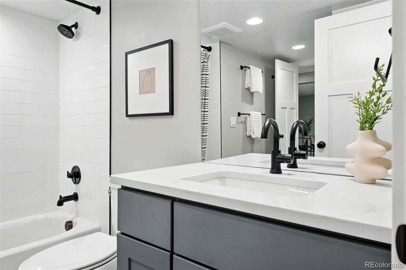 MLS Image #31 for 635  fillmore street,denver, Colorado