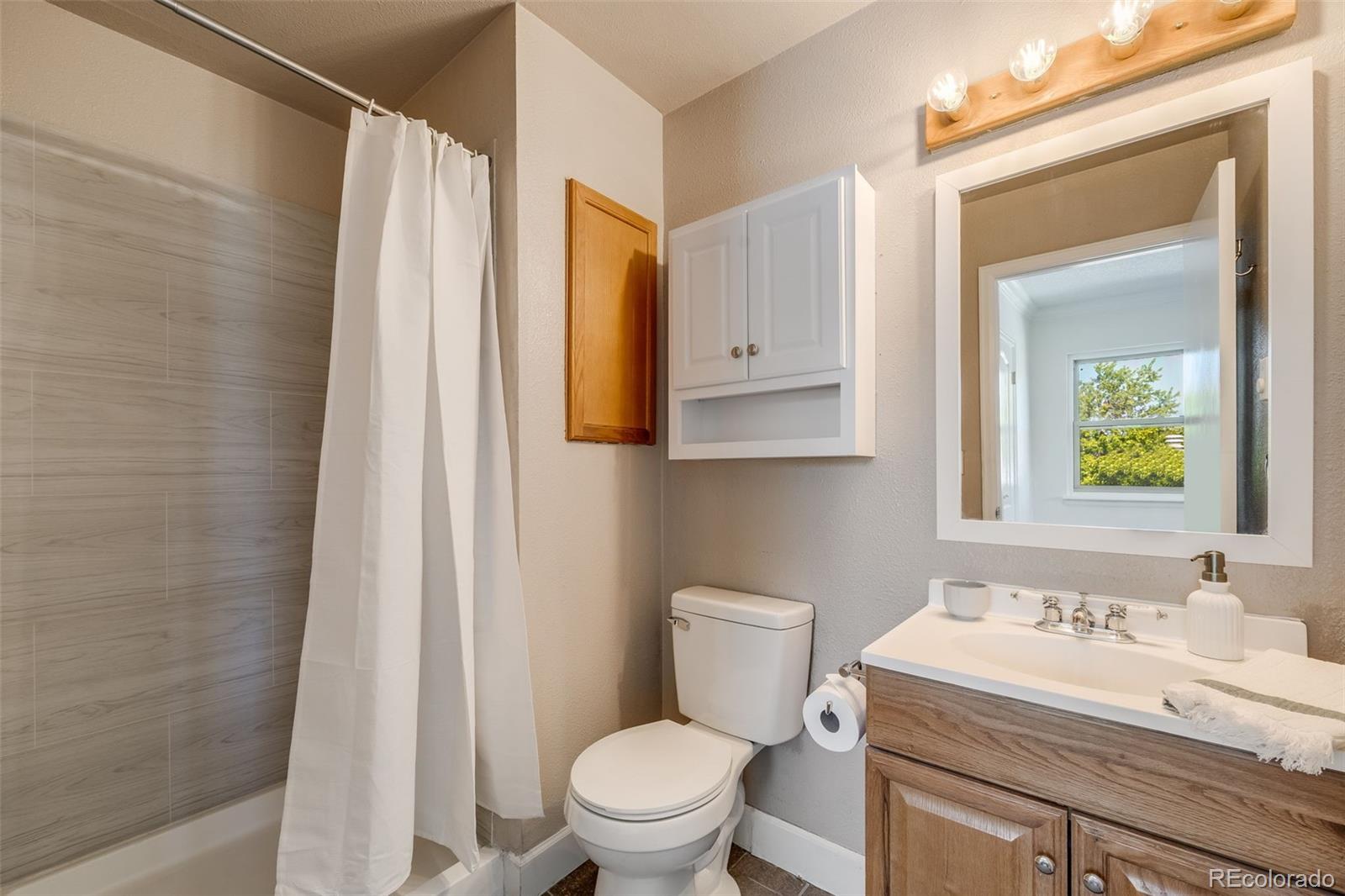MLS Image #14 for 3870 s ouray way,aurora, Colorado