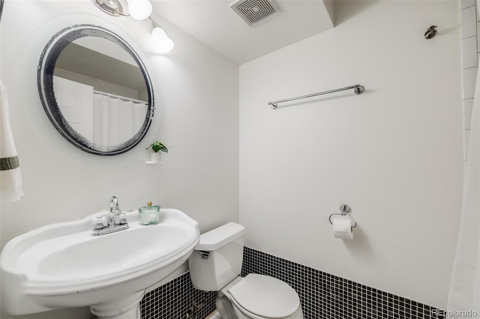 MLS Image #21 for 3870 s ouray way,aurora, Colorado