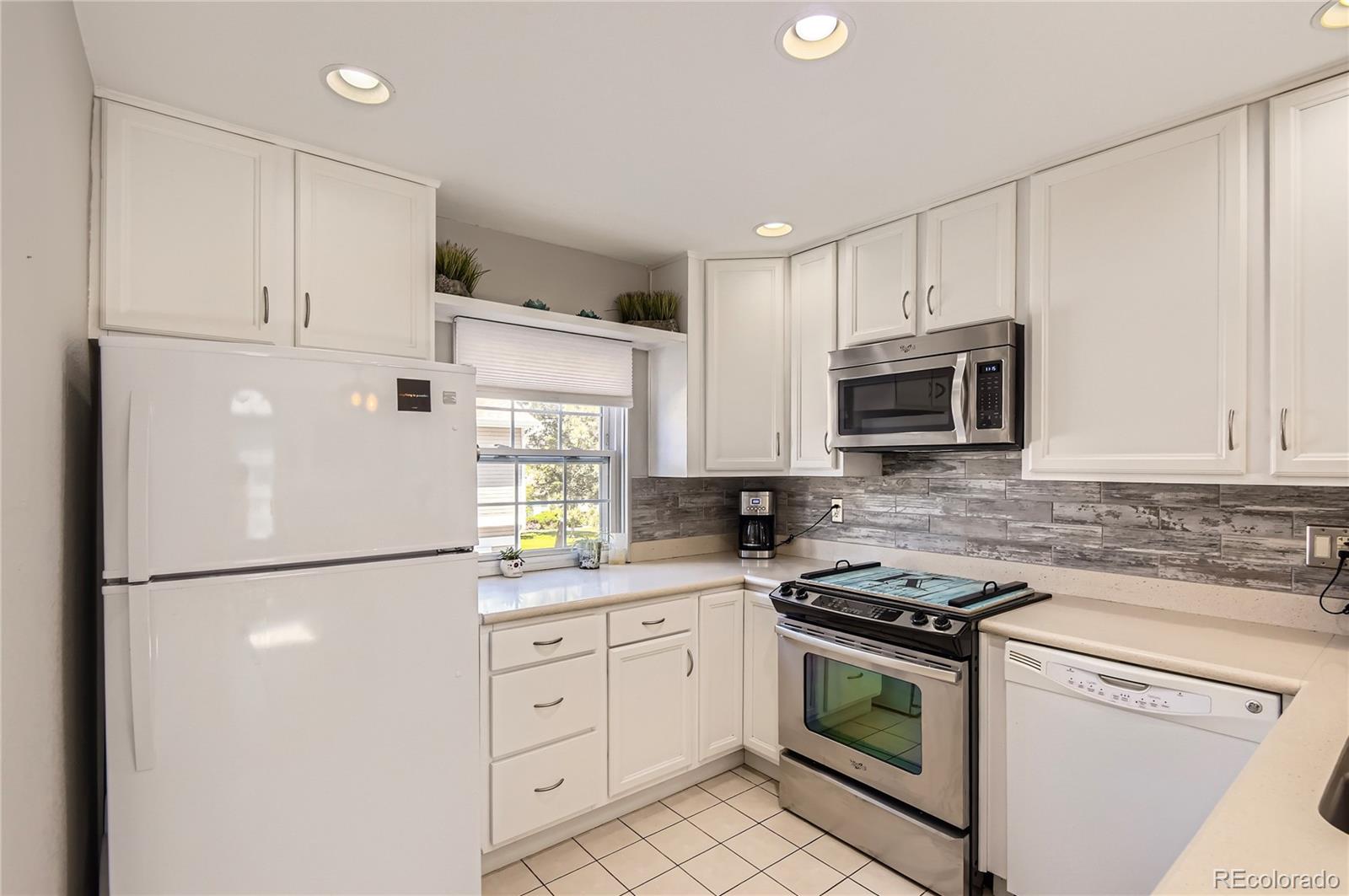 MLS Image #3 for 2890 w long circle,littleton, Colorado