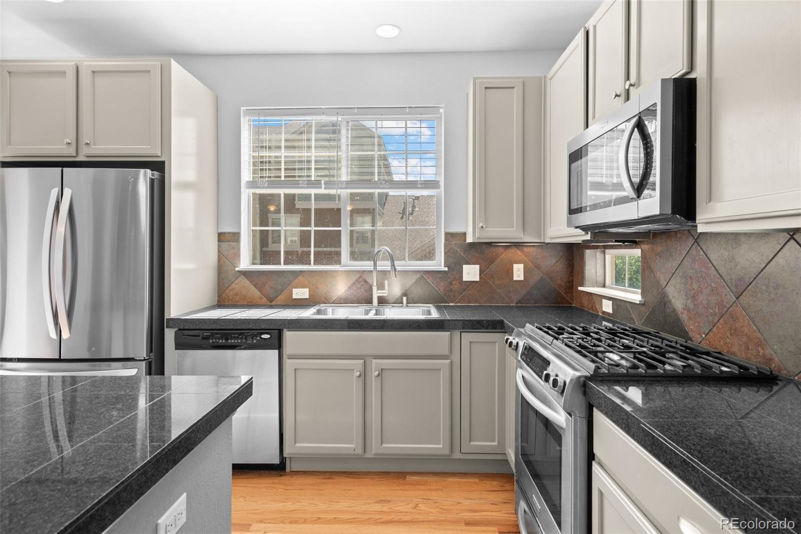 MLS Image #13 for 701 n roslyn street,denver, Colorado