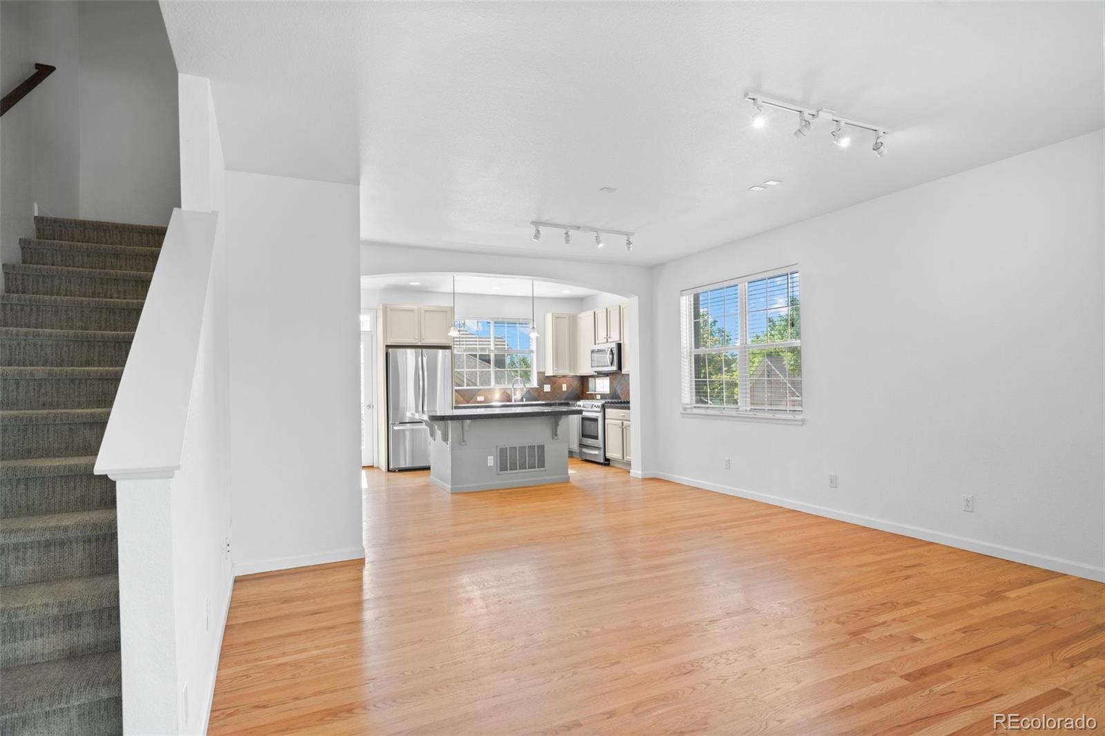 MLS Image #6 for 701 n roslyn street,denver, Colorado