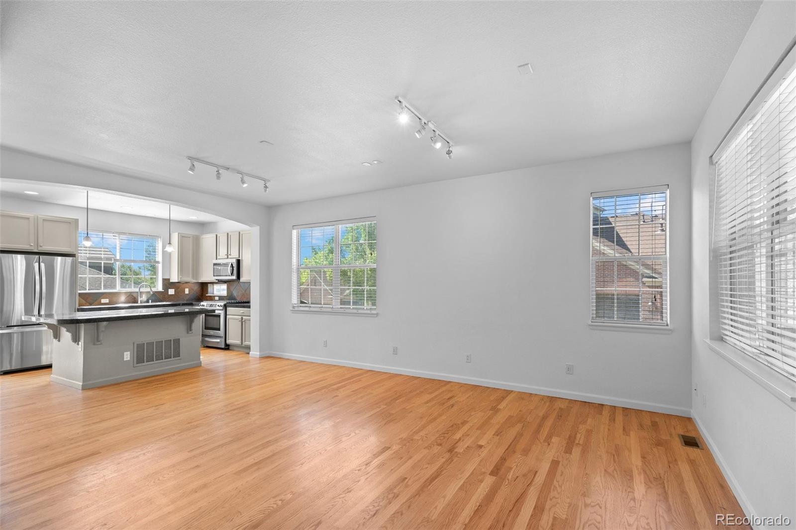 MLS Image #7 for 701 n roslyn street,denver, Colorado
